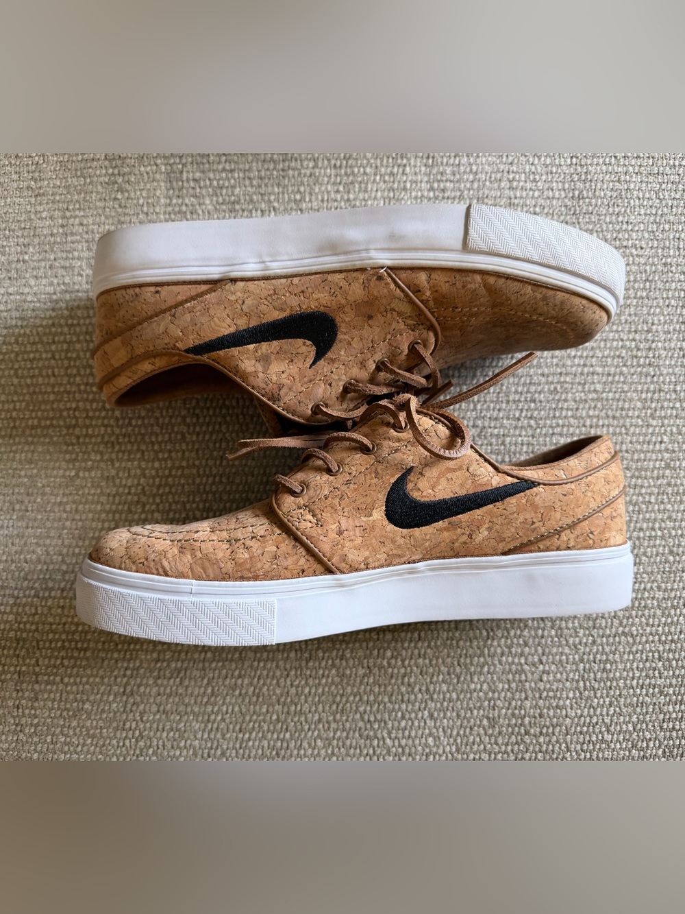 NIKE Cork SB Low-Top Sneakers